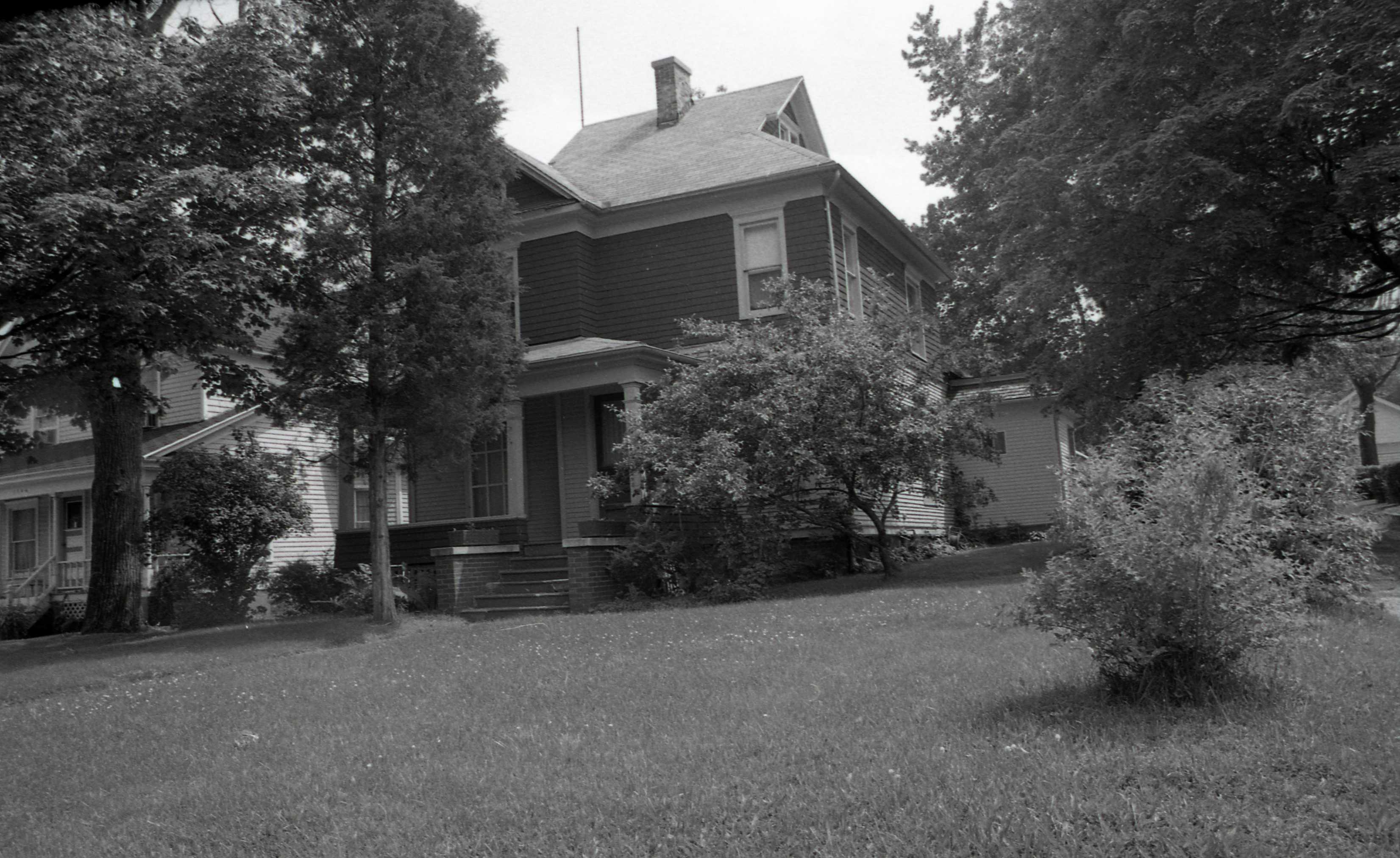 1342 Lincolnway East
